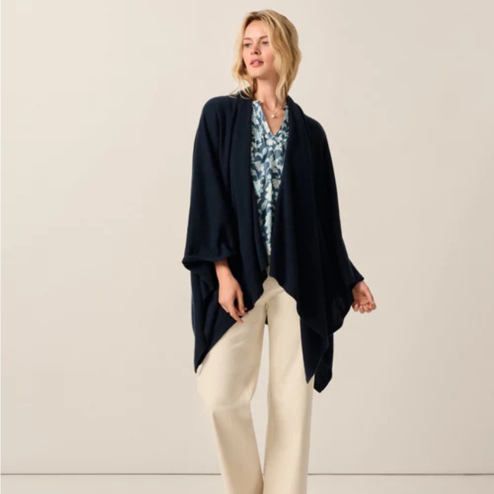 Johnnie-O Women’s Cashmere Blend Wrap. Navy. One size. New with tags.
